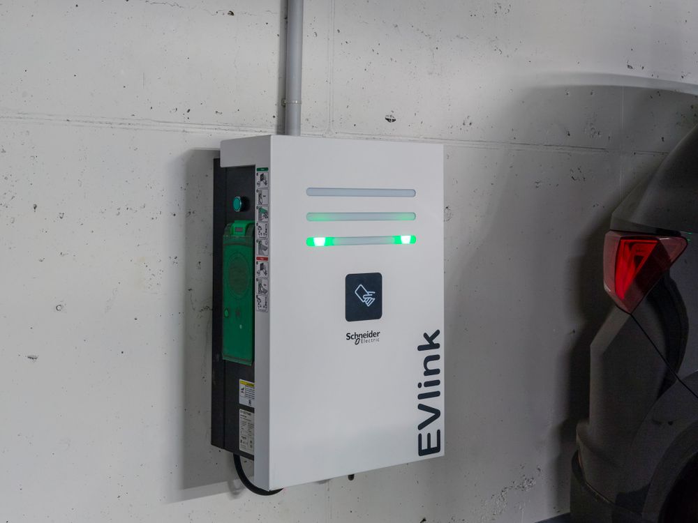 Зарядная станция EVlink PARKING Wall (EVW2S7P22) - 2