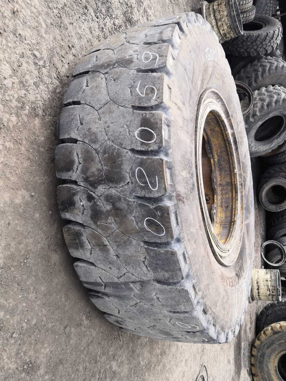 27.00R49 Michelin XDR3 шина б/у