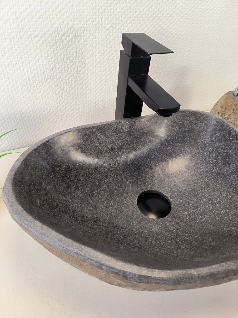 Раковина из речного камня RS-65985 45х34х15 из натурального камня