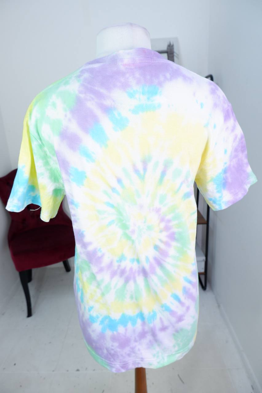 Футболка с летней расцветкой, маркировка М, визуально 46 размер