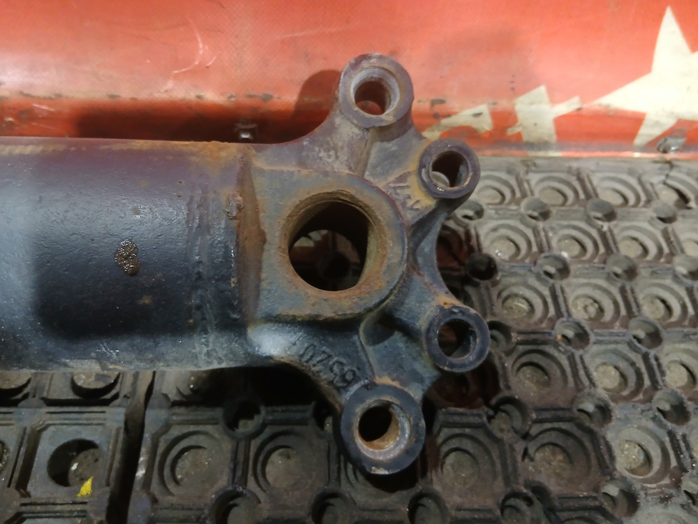 Траверса рамы поперечная