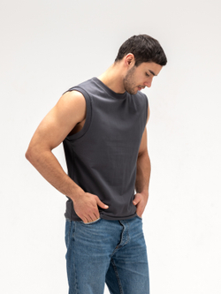 Майка мужская хлопковая на широких лямках. Графит