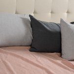 Наволочка изо льна темно-серого цвета essential, 50х70 см