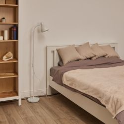 UML-T701 E27 WHITE Торшер напольный под лампу Е27. 60W. с регулировкой наклона. Механический выключатель. Белый. ТМ Uniel