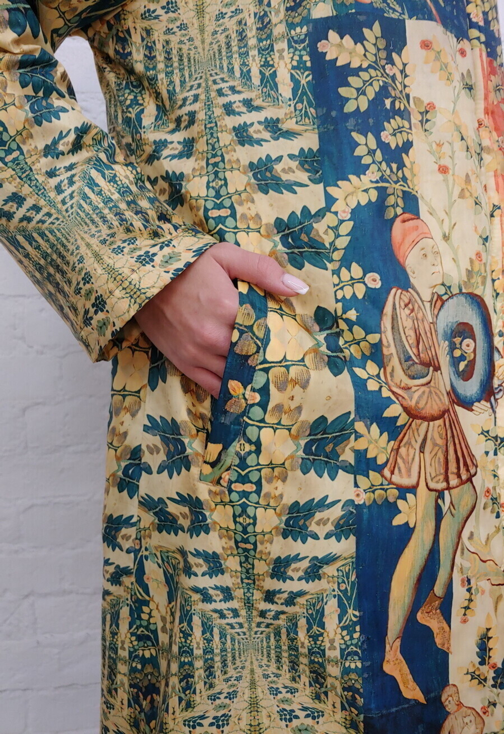 Пальто "Дама и её паж", по мотивам старинной шпалеры 15 в."Дама и ее паж"