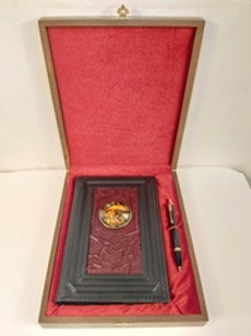 Ежедневник А5 "Жар-птица" (съемная обложка из натуральной кожи) с ручкой в футляре