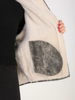 Дубленка зимняя натуральная короткая куртка с капюшоном