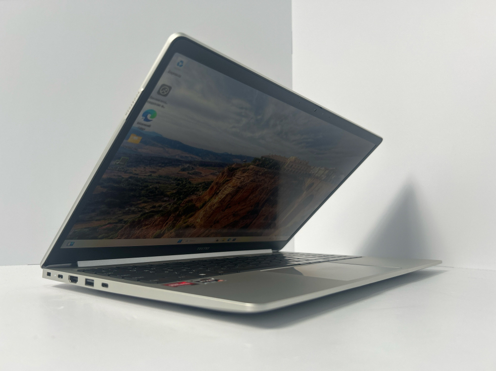 Ноутбук Tecno T15DA (4894947004957) 15.6"/AMD Ryzen 5 5560U/RAM 16GB/SSD 512GB/AMD Radeon Graphics/1920*1080/IPS/DOS/Подсветка кл-ры: LED/Серебристый. Состояние: A1