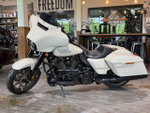 Harley-Davidson Street Glide ST White Sand Pearl / Черный (с НДС)