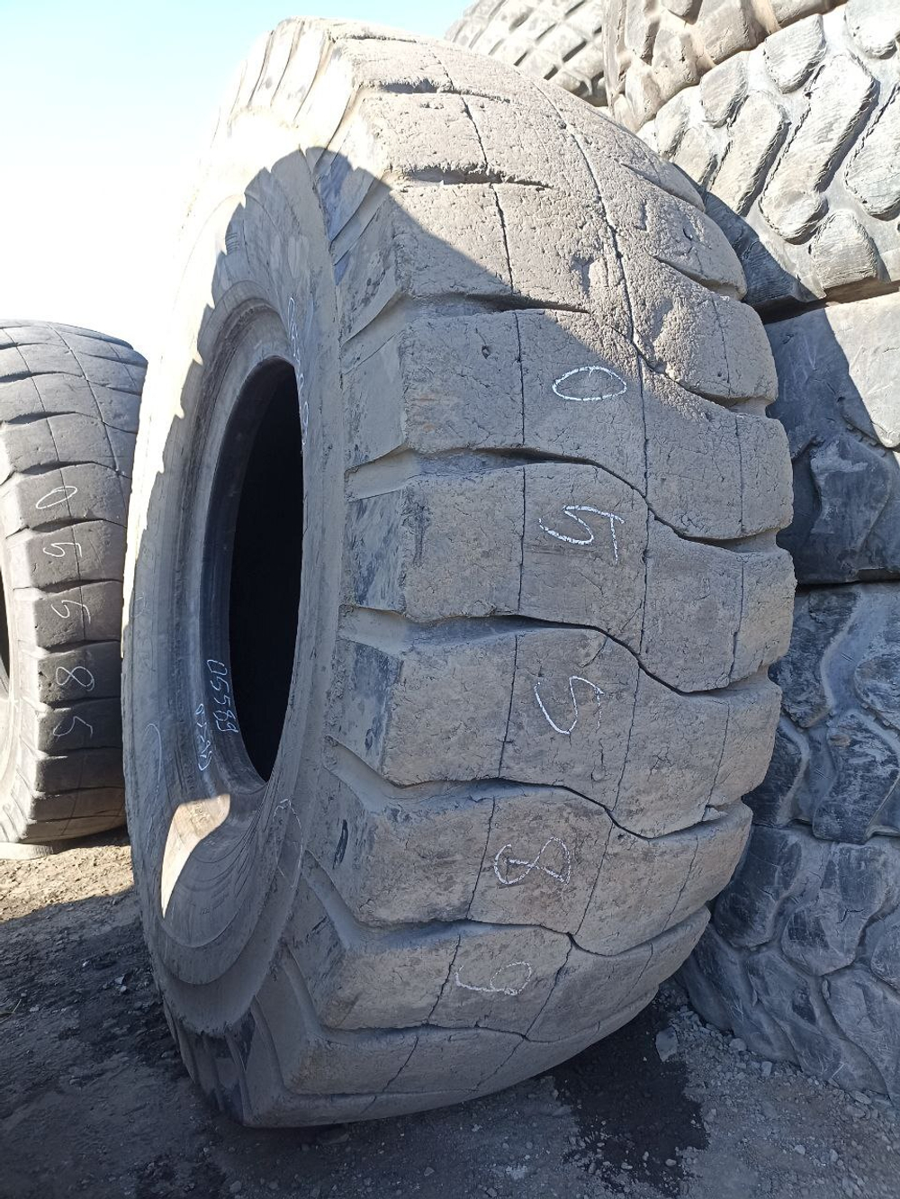 33.00R51 Bridgestone VRPS шина б/у
