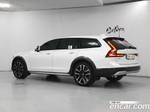 Volvo V90 Cross Country B6 Ultimate AWD (11.2022)