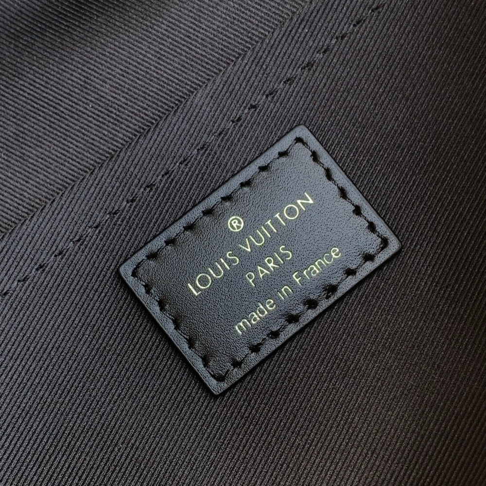Louis Vuitton Pulse Messenger