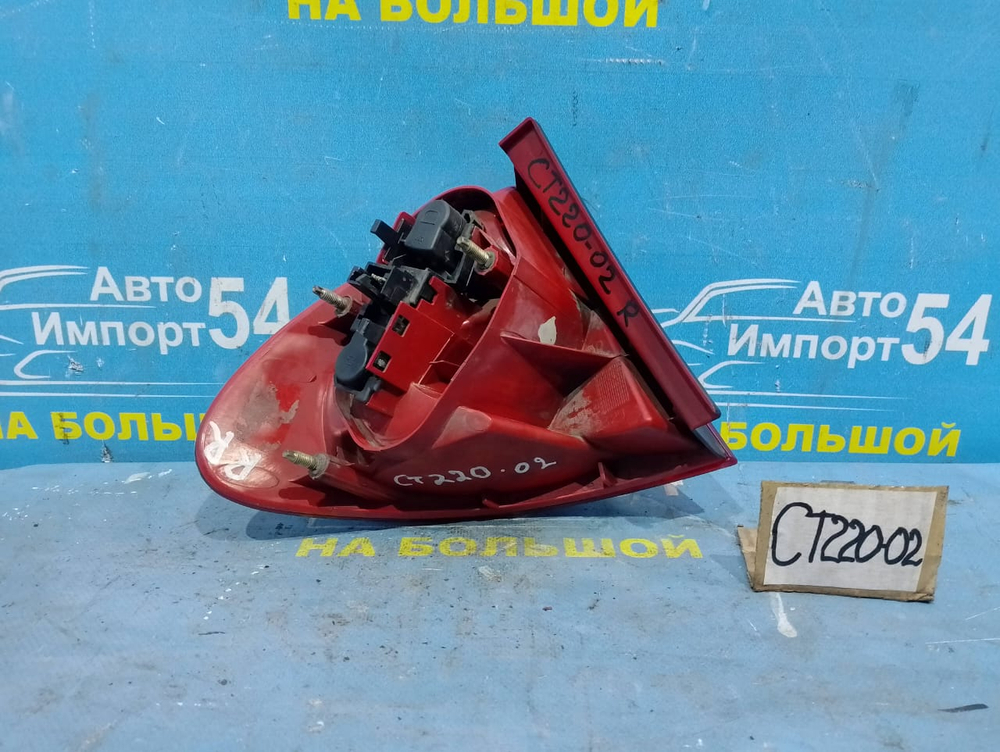 Стоп правый TOYOTA AVENSIS 1999