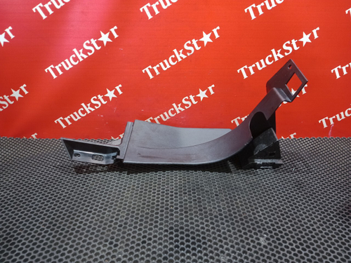 Накладка порога правого 2016г.