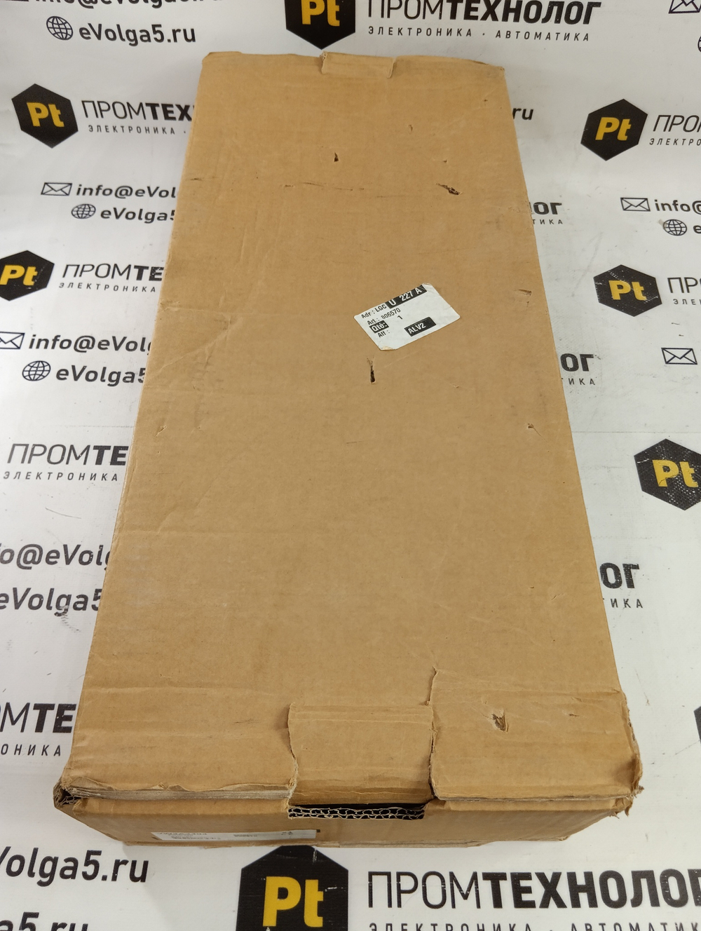 S.E. VW3A4404 новое