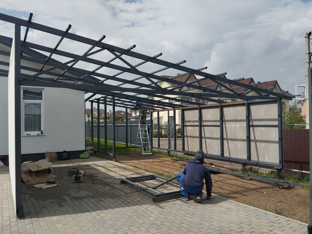 Изготовление и монтаж навеса