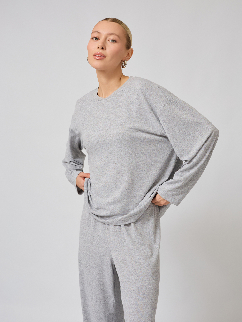 Лонгслив базовый оверсайз из вискозы