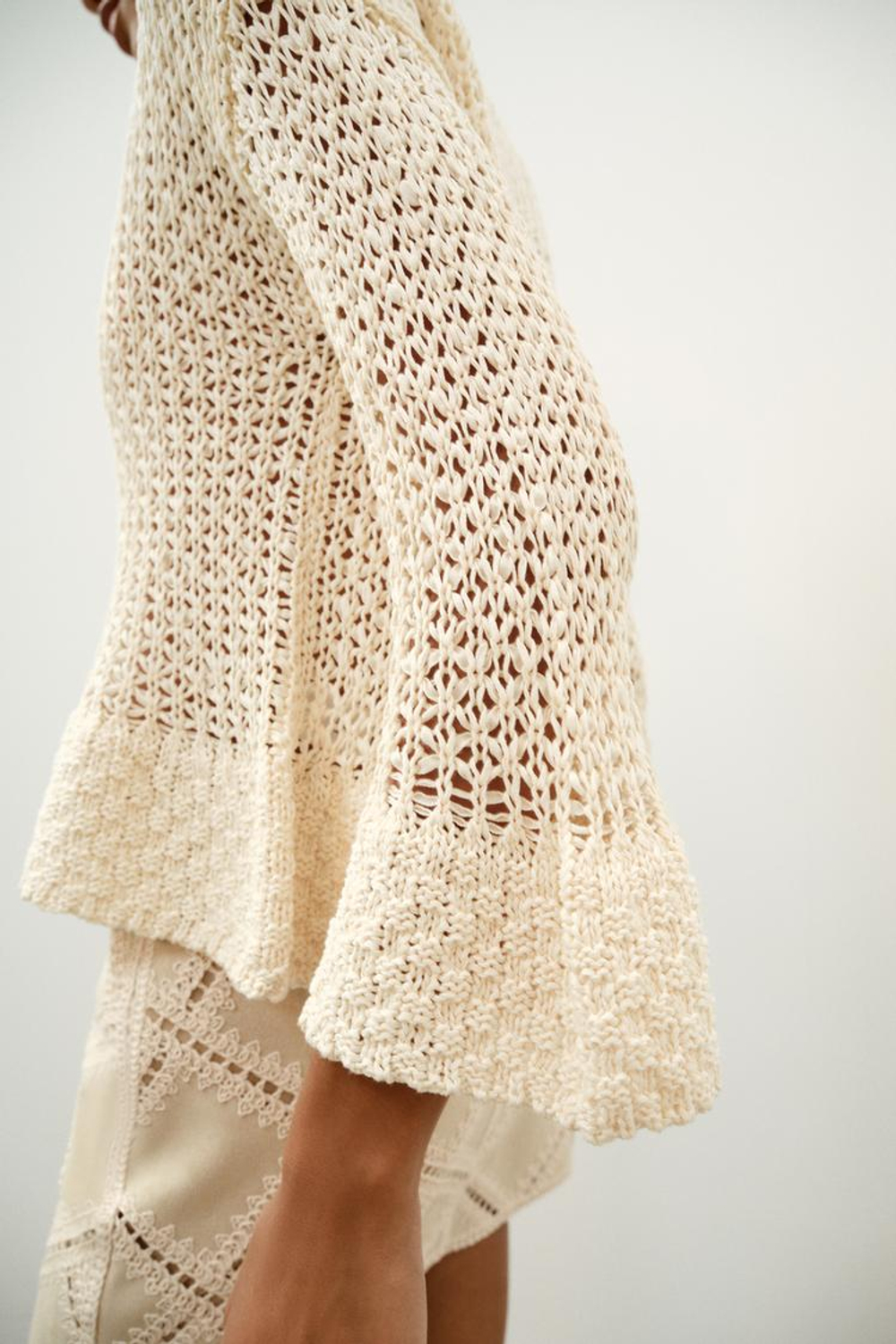 ZARA СВИТЕР С ВОЛАНАМИ, ЭКРЮ