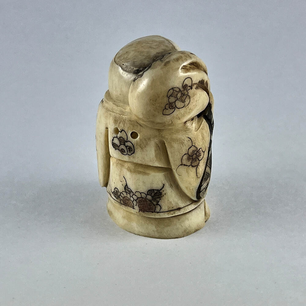 Статуэтка нэцкэ Мальчик с мешком волшебного риса