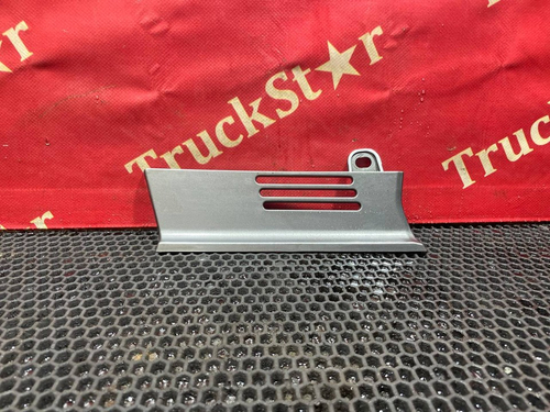 Накладка решетки радиатора правая