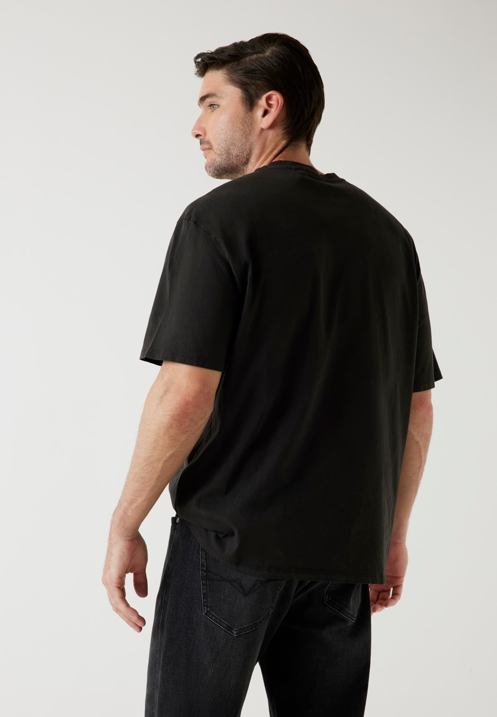 Футболка мужская GUESS