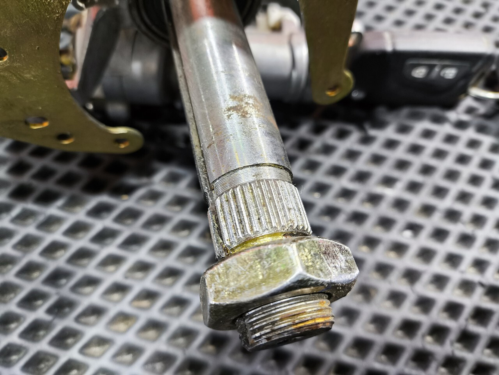 Колонка рулевая в сборе с замком зажигания и ключом 2024г.