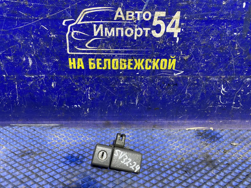 Бардачок пассажирский TOYOTA CAMRY 1993