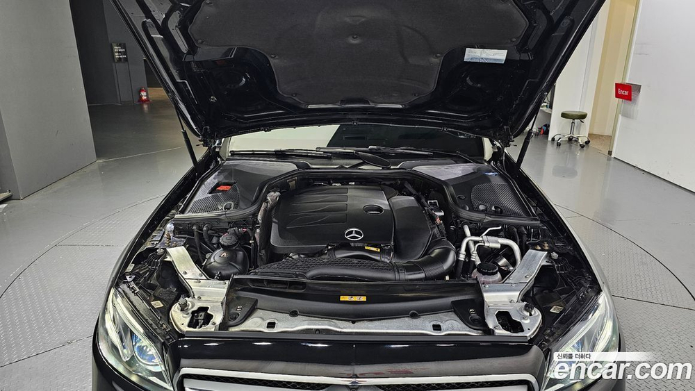 Mercedes-Benz E-Class W213 E350 4MATIC AMG Line (09.2019)