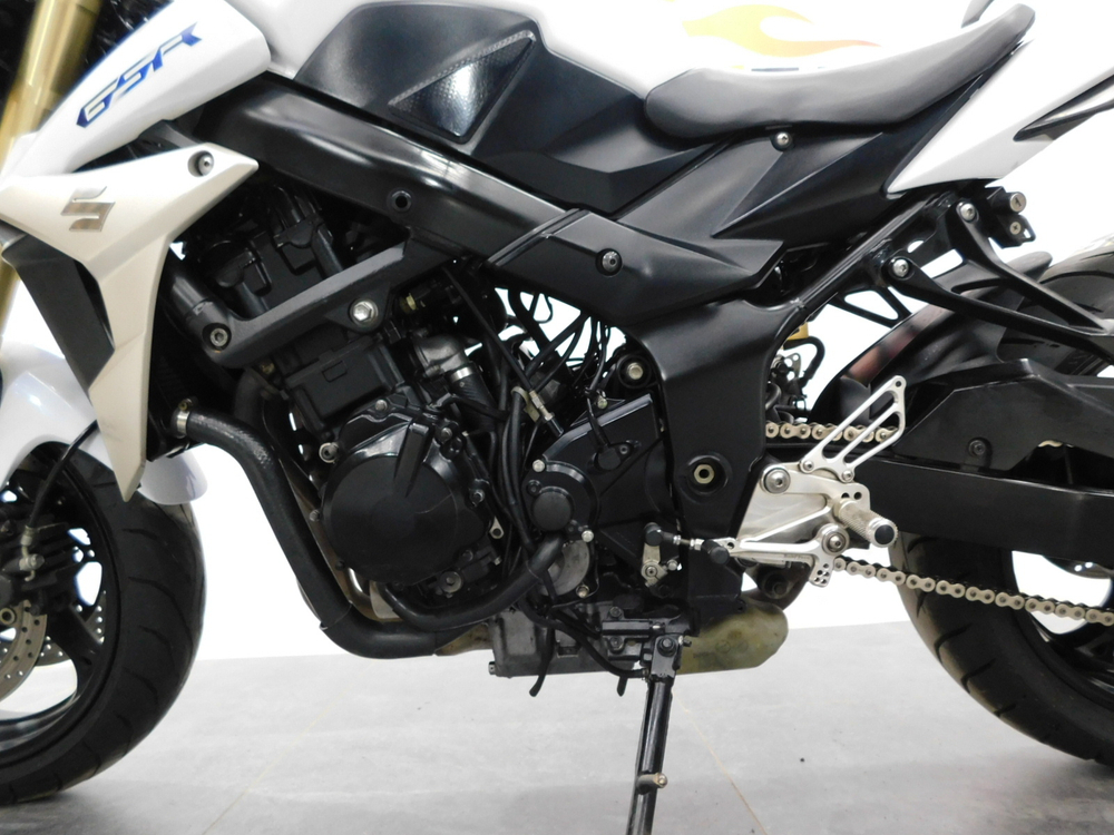 Suzuki GSR750 030222