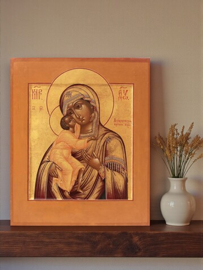 Феодоровская икона Божией Матери деревянная на левкасе