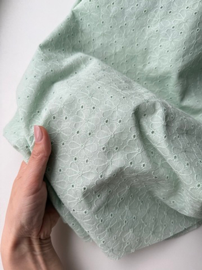 Вышивка Ромашковое поле (мятный фон)