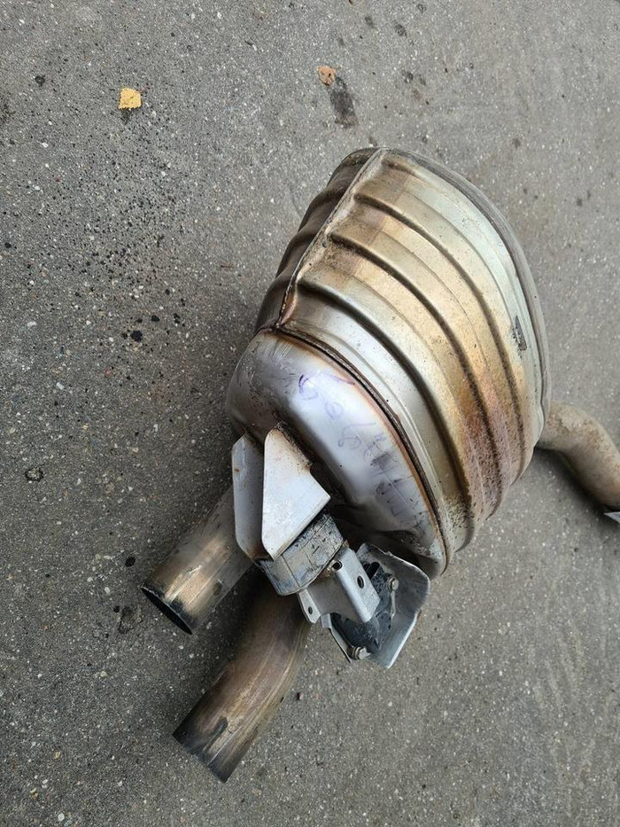 Глушитель левый Porsche Panamera 2 971 (2016-2020)