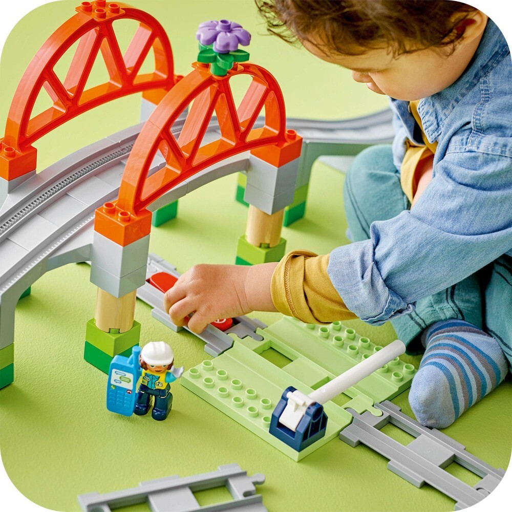 LEGO DUPLO Town / Мост и железнодорожные пути / набор расширения 10426