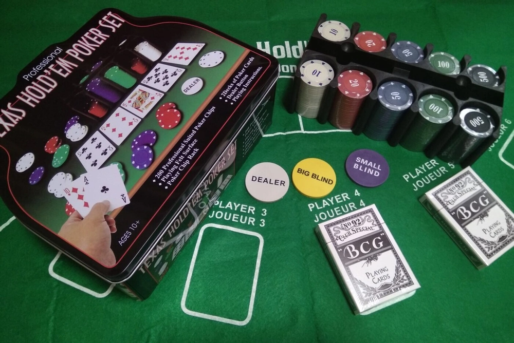 Набор для покера в жестяной коробке (200 фишек)