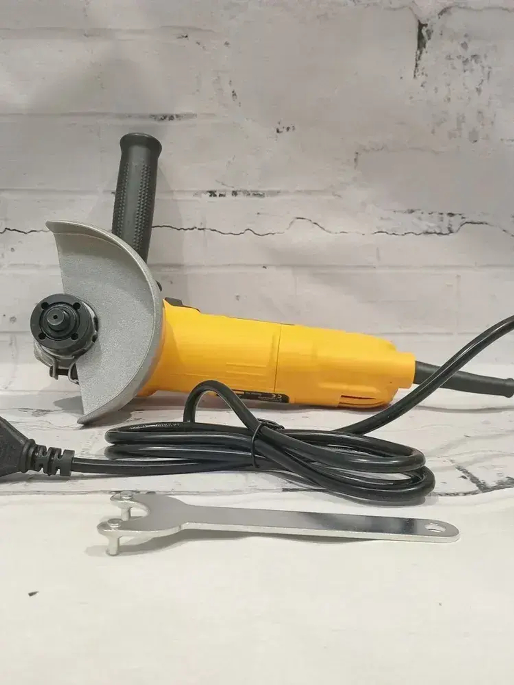 Болгарка DeWalt сеть 8110S с регулировкой оборотов / ушм / ушм 125 ушм DeWalt