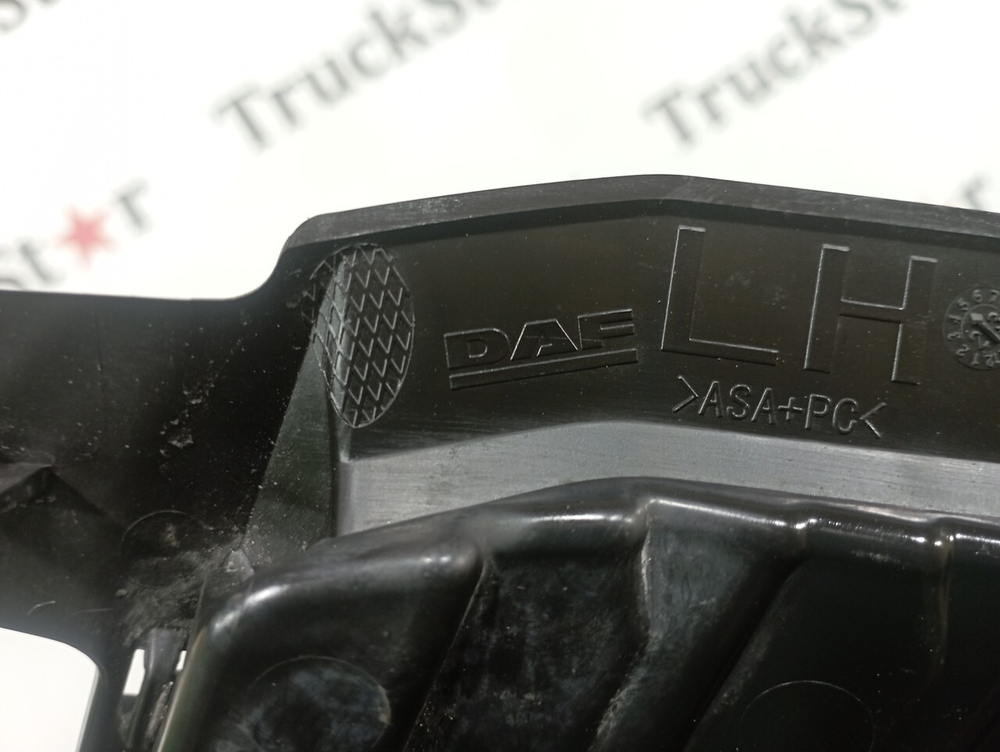 Накладка капота левая 2023г