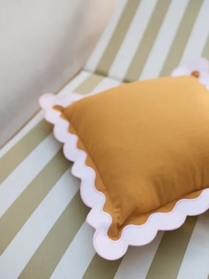 Чехол на подушку с контрастным кантом розового цвета из коллекции trendy ruffles, 40х40 см