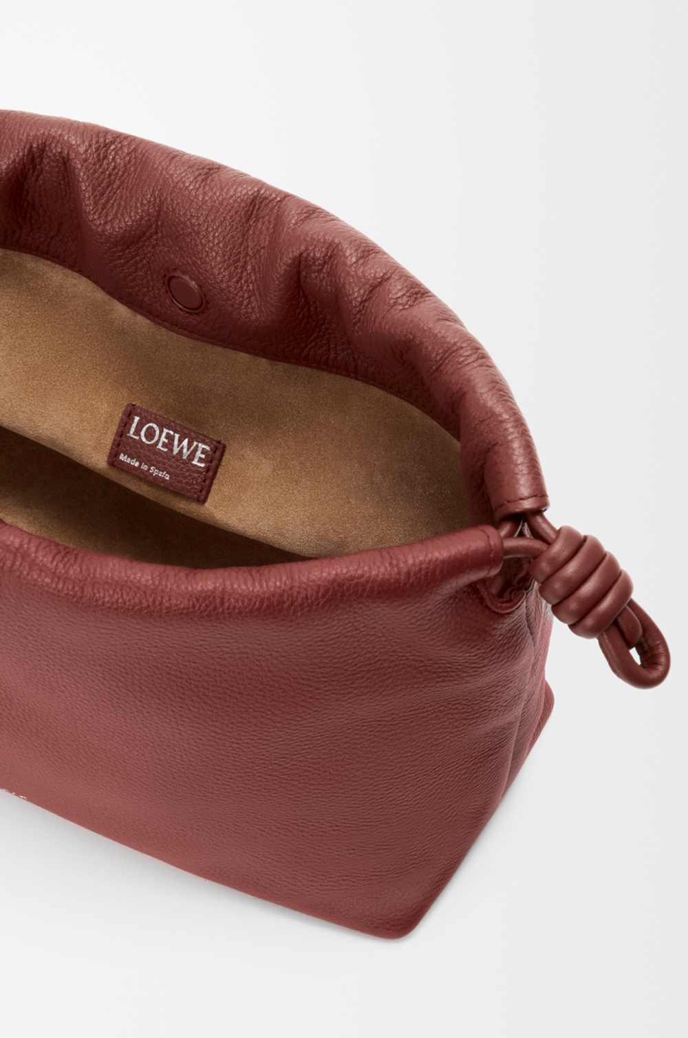Loewe Сумка Flamenco среднего размера из зернистой телячьей кожи, красное дерево