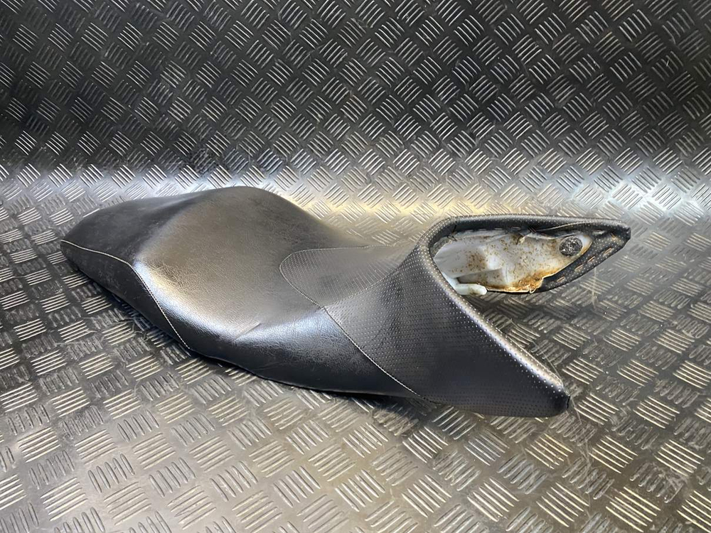 Сиденье Suzuki GSR400 (GK7DA)