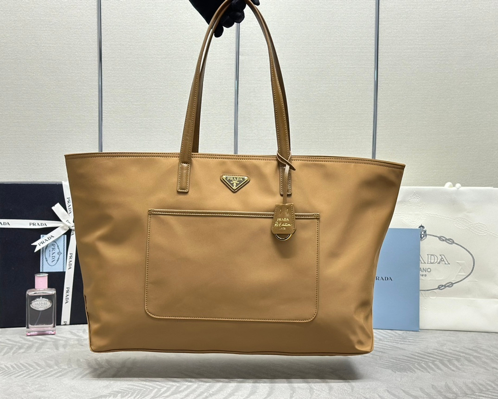 Prada Re-Edition 1978 Large Tote Bag