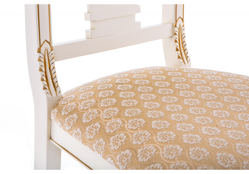 Стул деревянный Woodville Roy W/З молочный с патиной