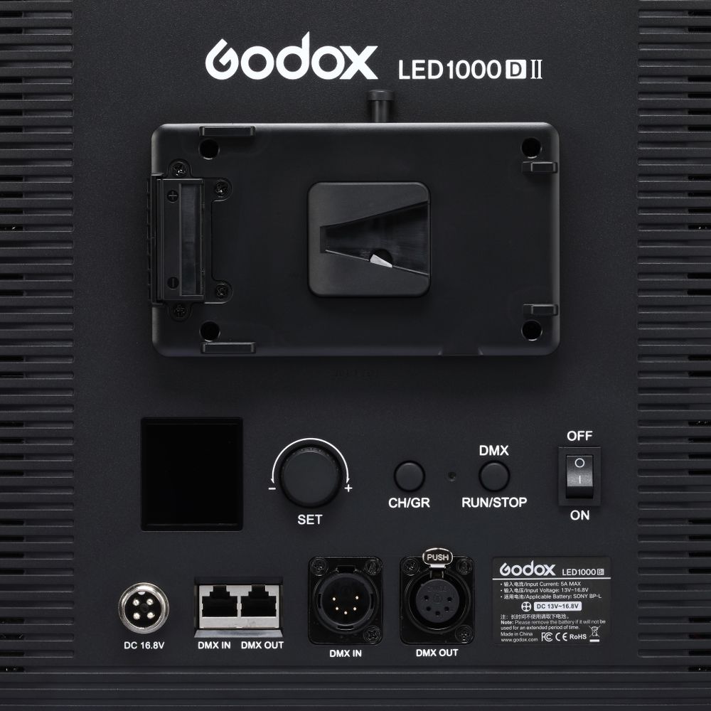 Светодиодный осветитель Godox LED1000D II