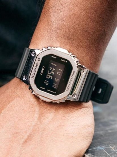 Наручные часы Casio GM-5600U-1D