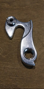 Держатель для заднего переключателя(петух ) силуминовый литой AD016