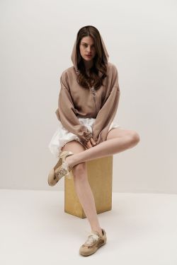 Укороченное худи на молнии цвета капучино