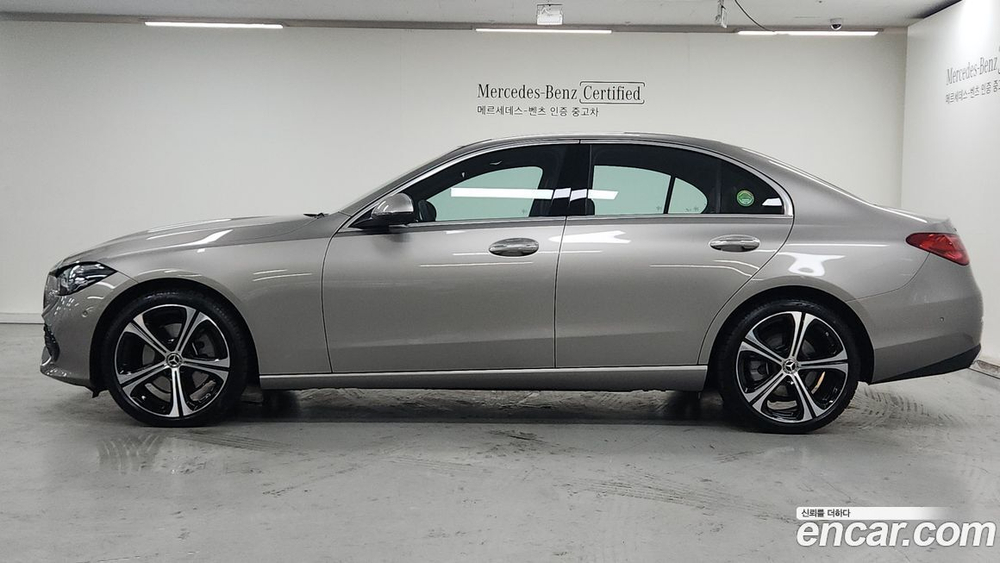 Mercedes-Benz C-Class W206 C300 4MATIC Avangarde (09.2023)