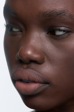 ZARA Блеск для губ в стике с матовым покрытием, карамельный