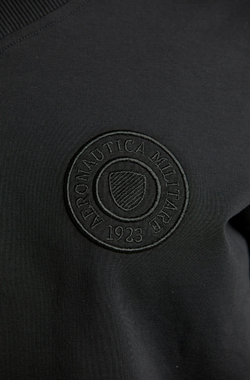 Толстовка с V-образным вырезом