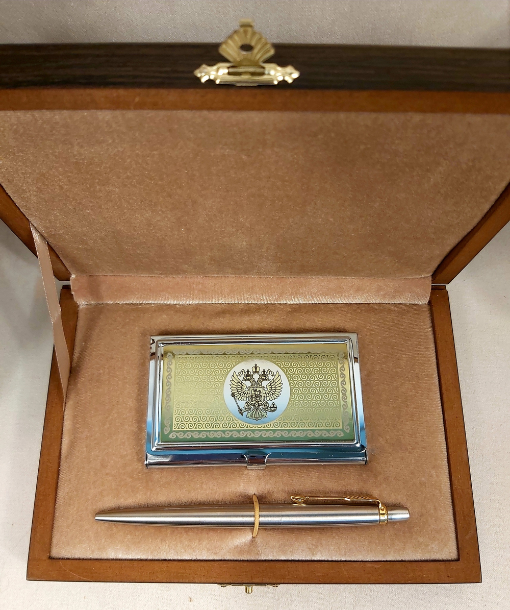 Набор "Гербовый" №8 визитница (цирконий), ручка Паркер мет.