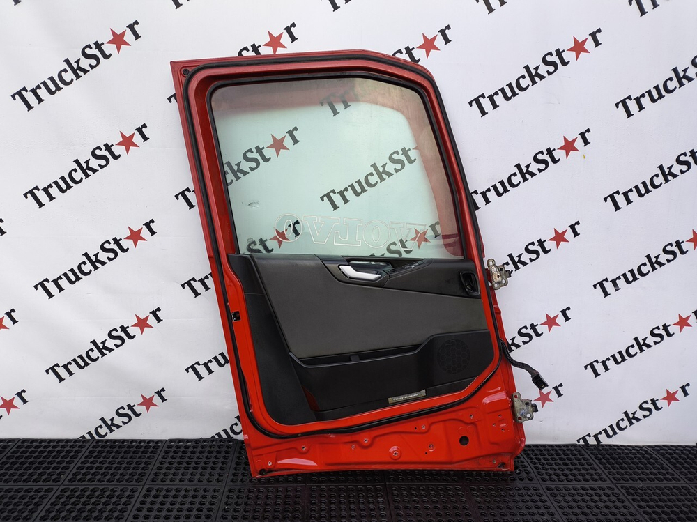 Дверь левая